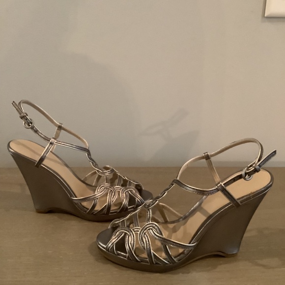 Elie Tahari wedge sling back sandal - Picture 4 of 9